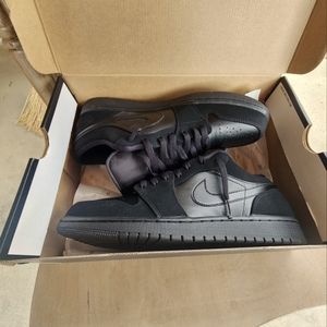 Air Jordan 1 Low Retro Triple Black